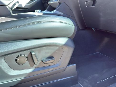Used 2023 Ford Explorer XLT w/ Equipment Group 202A image 21