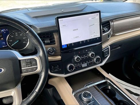 Used 2022 Ford Expedition Max Limited image 6