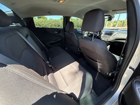 Used 2020 Chevrolet Malibu LT FWD image 16