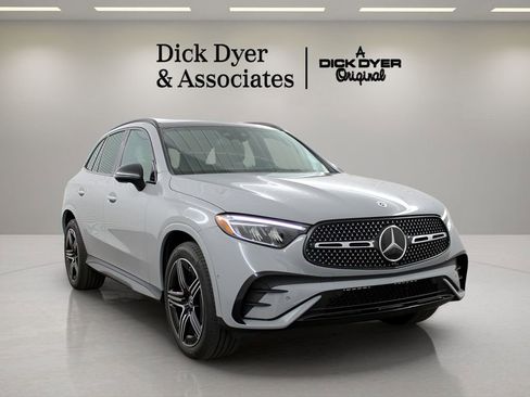 Used 2026 Mercedes-Benz GLC 300 image 1