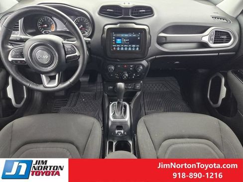 Used 2021 Jeep Renegade Latitude w/ Convenience Group AWD/4WD image 28