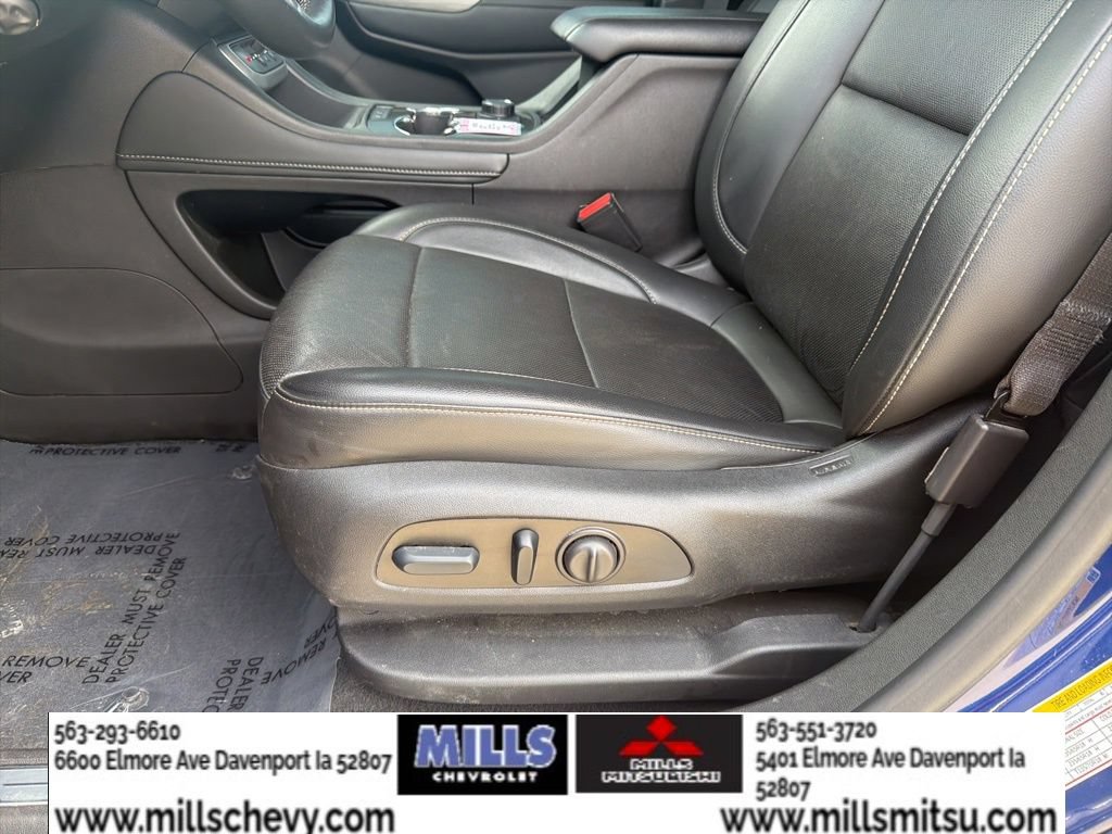 Used 2023 GMC Acadia SLT w/ Preferred Package FWD image 11