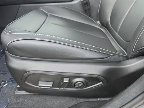 New 2025 Jeep Grand Cherokee Limited w/ Black Appearance Package image 30