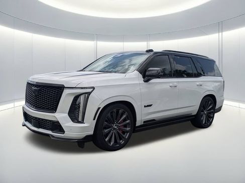 Used 2025 Cadillac Escalade V AWD/4WD image 2