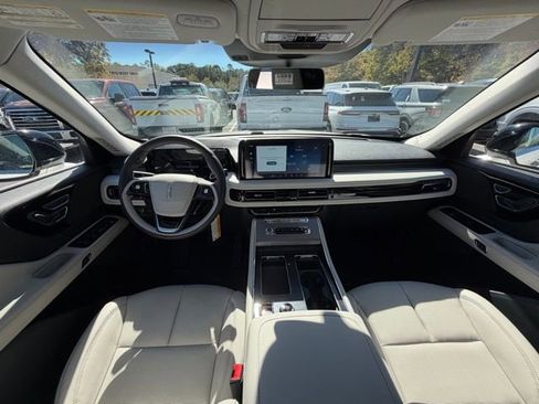 New 2025 Lincoln Aviator 2WD image 10