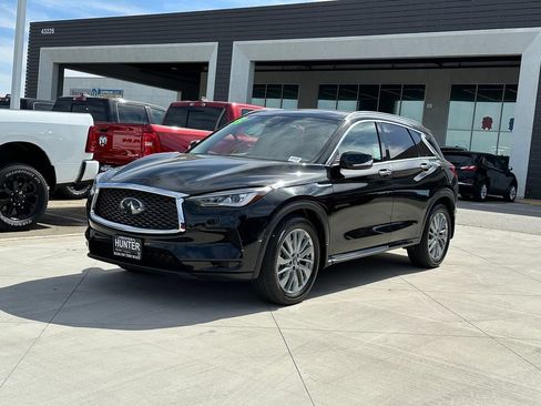 Used 2023 INFINITI QX50 Luxe FWD image 2