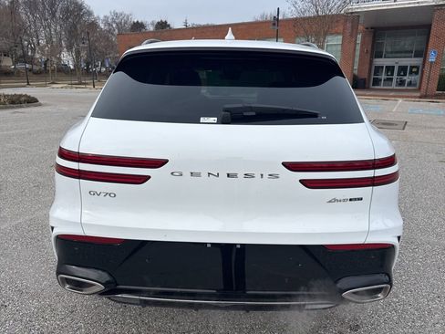 New 2026 Genesis GV70 3.5T Sport Advanced AWD/4WD image 9