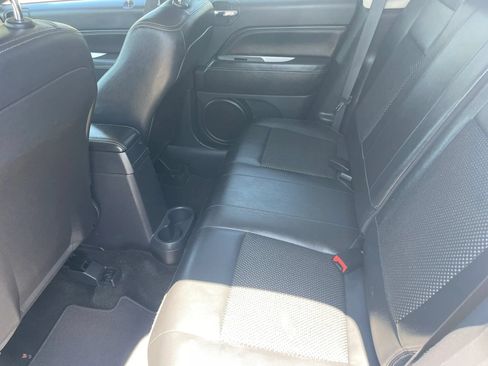 Used 2016 Jeep Compass Latitude AWD/4WD image 12