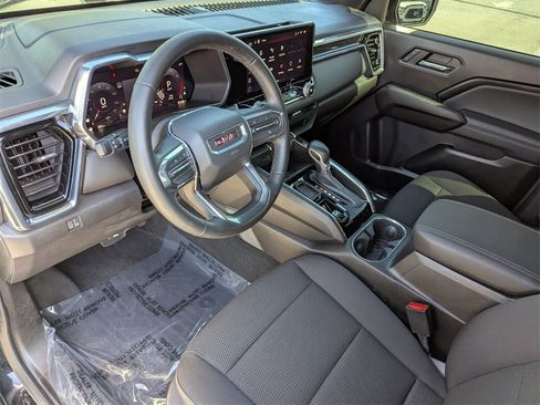 Used 2024 GMC Canyon Elevation w/ Convenience Package image 10