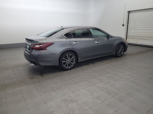 Used 2018 Nissan Altima 2.5 SR w/ SR Special Edition image 10