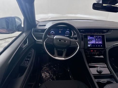 New 2025 Jeep Grand Cherokee L Laredo image 22