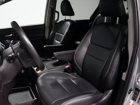 Certified 2020 Toyota Sienna SE FWD image 22