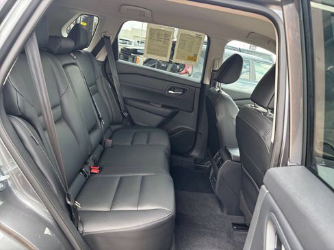 Used 2026 Nissan Rogue SL FWD image 28