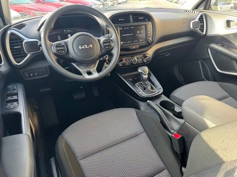 Certified 2025 Kia Soul LX w/ LX Technology Package image 12