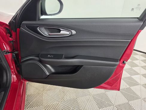 Used 2024 Alfa Romeo Giulia Sprint RWD image 47