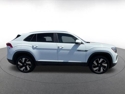 Used 2025 Volkswagen Atlas Cross Sport SE FWD image 13