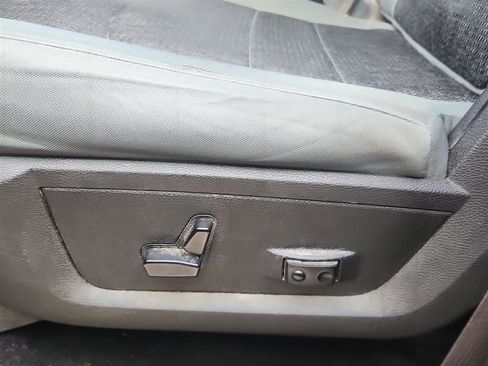 Used 2019 RAM 1500 Big Horn image 11