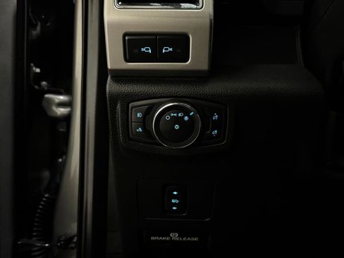 Used 2020 Ford F350 Lariat w/ Lariat Value Package AWD/4WD image 26