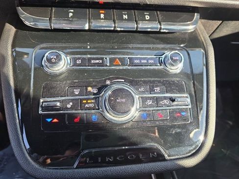 Used 2022 Lincoln Corsair AWD w/ Premium Package image 24