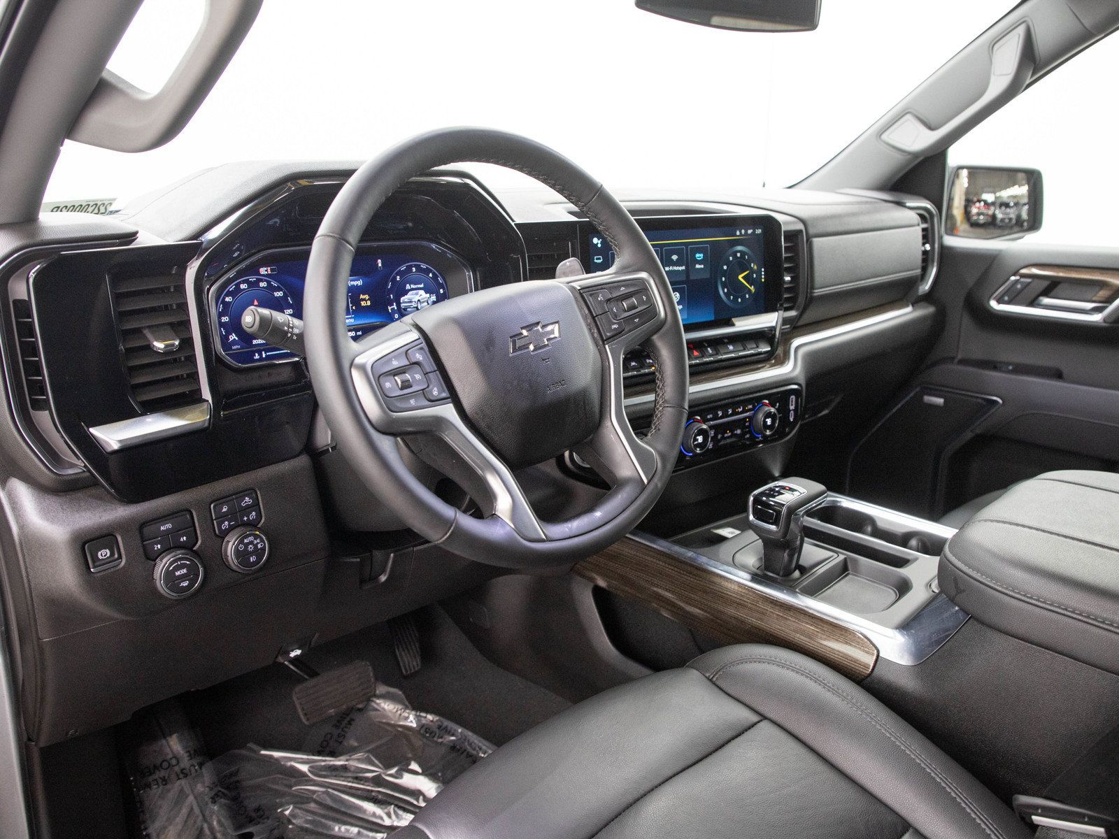 Used 2024 Chevrolet Silverado 1500 RST w/ Rally Edition AWD/4WD image 25