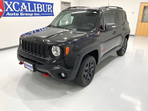 Used 2018 Jeep Renegade Trailhawk image 10