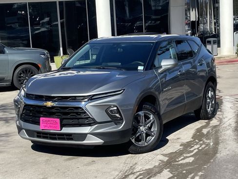 Used 2025 Chevrolet Blazer LT image 9