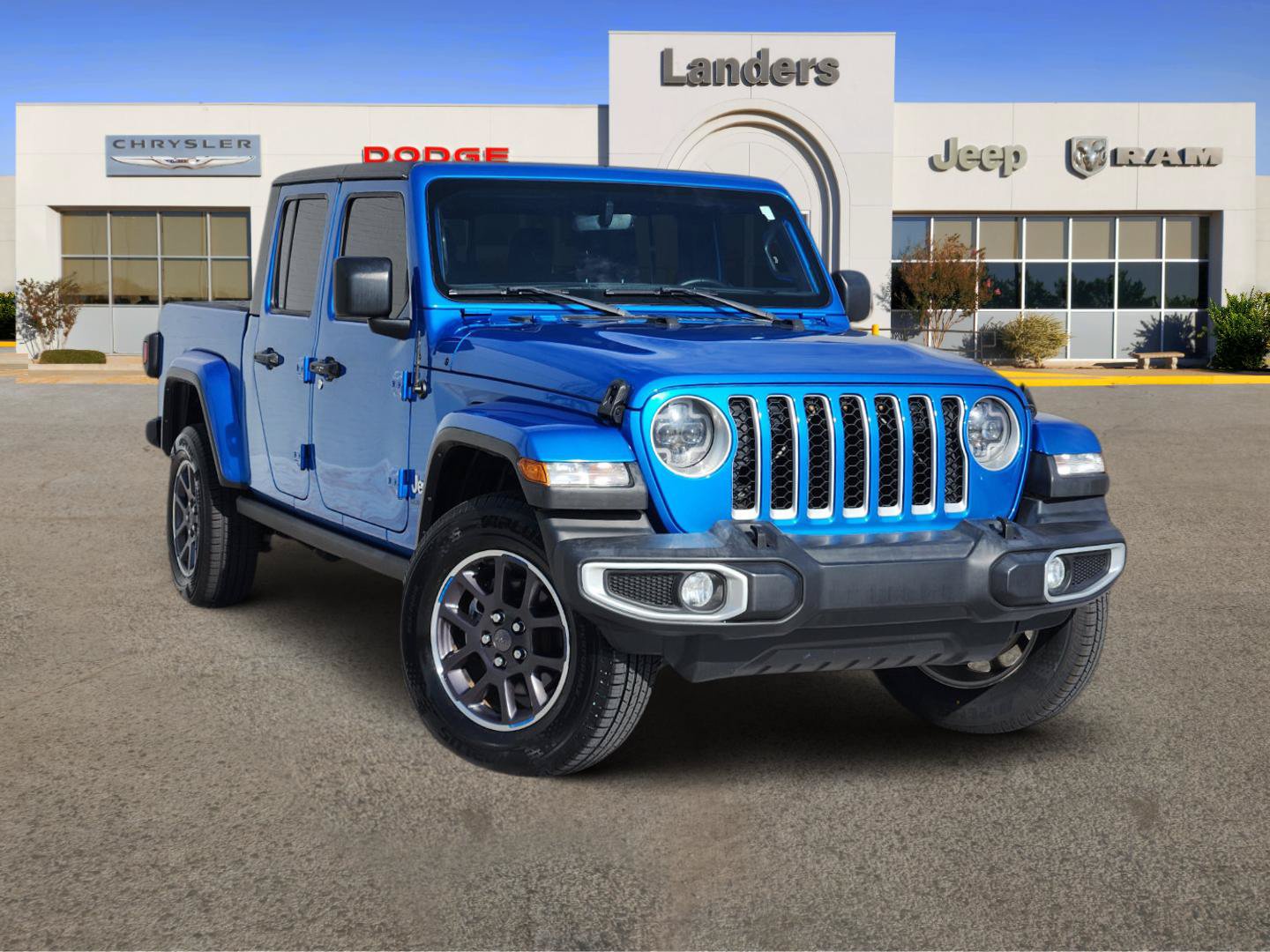 Used 2022 Jeep Gladiator Overland w/ Popular Equipment Package AWD/4WD image 1