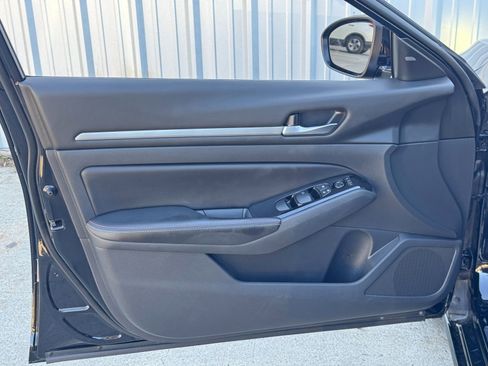 Used 2024 Nissan Altima 2.0 SR image 37