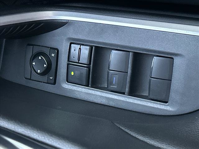 Used 2019 Toyota RAV4 XLE w/ Convenience Package FWD image 24