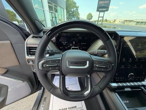 New 2026 GMC Yukon XL Denali Ultimate w/ LPO, Floor Liner Package AWD/4WD image 10