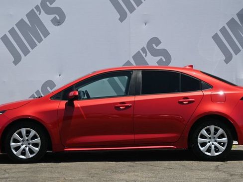 Used 2021 Toyota Corolla LE FWD image 6