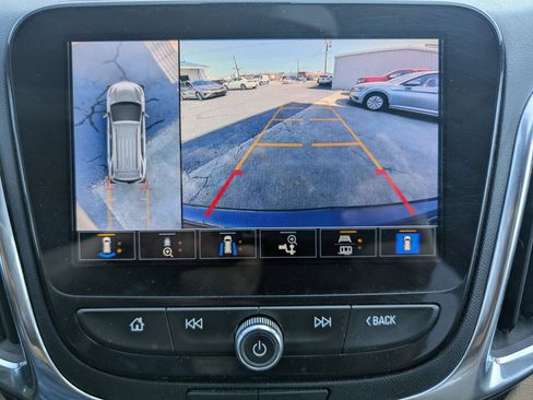 Used 2022 Chevrolet Equinox Premier AWD/4WD image 18