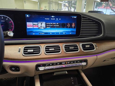 Used 2025 Mercedes-Benz GLS 450 4MATIC image 30