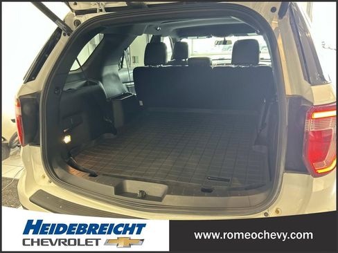 Used 2019 Ford Explorer XLT w/ Equipment Group 202A AWD/4WD image 15