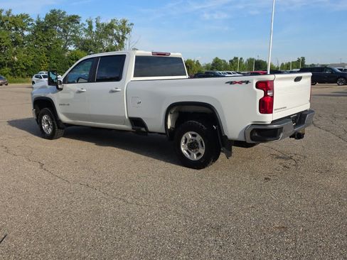 Used 2023 Chevrolet Silverado 2500 LT AWD/4WD image 12