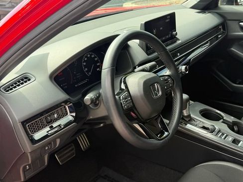 Used 2025 Honda Civic Sport image 13