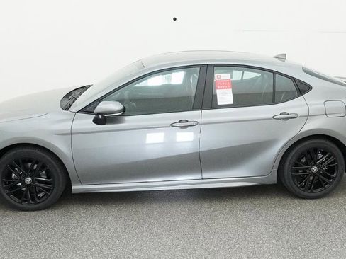 New 2026 Toyota Camry SE FWD image 17