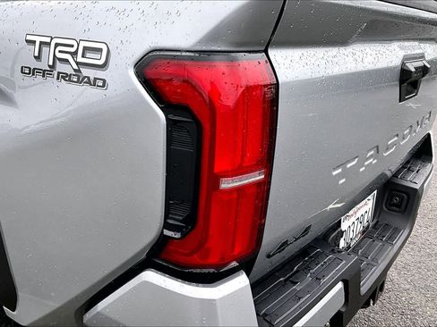 Certified 2025 Toyota Tacoma TRD Off-Road image 28