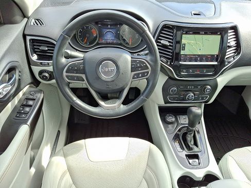 Used 2019 Jeep Cherokee Limited w/ Technology Group image 12