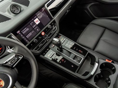 New 2026 Porsche Macan image 33