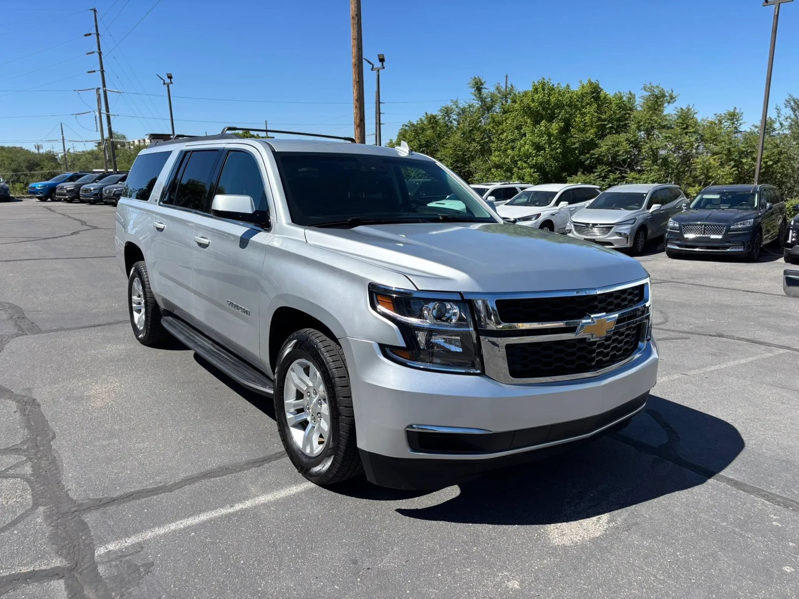 Used 2020 Chevrolet Suburban LT AWD/4WD image 3