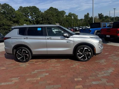 Used 2025 Mitsubishi Outlander SE AWD/4WD image 16