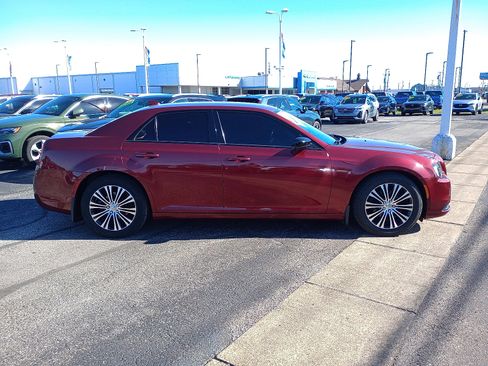 Used 2018 Chrysler 300 Touring w/ Sport Appearance Package image 2