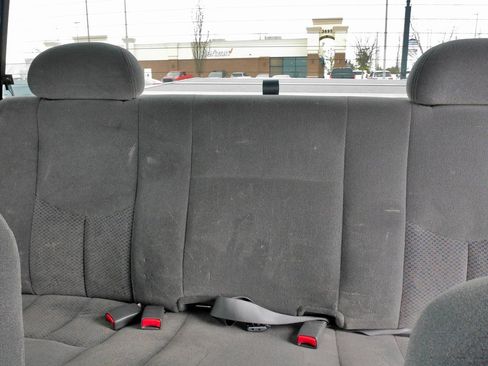 Used 2004 Chevrolet Silverado 2500 LS w/ Heavy-Duty Power Package image 25