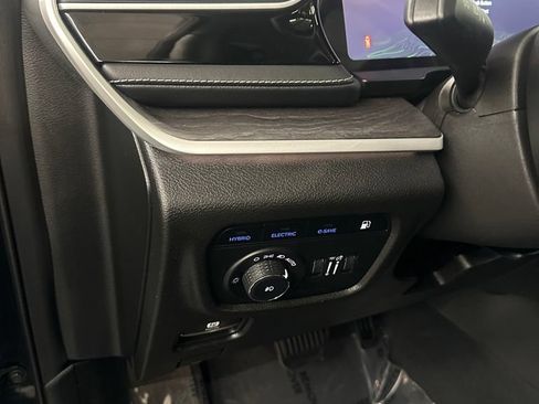 Used 2023 Jeep Grand Cherokee 4WD 4xe image 14