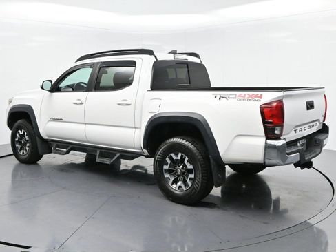 Used 2018 Toyota Tacoma TRD Off-Road AWD/4WD image 5