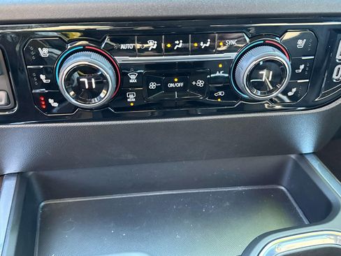 Used 2023 Chevrolet Silverado 1500 High Country w/ Technology Package image 19