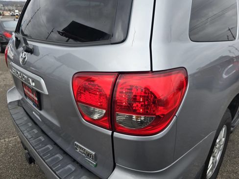 Used 2011 Toyota Sequoia SR5 image 19