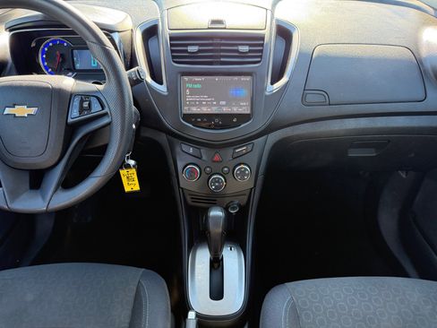 Used 2016 Chevrolet Trax LS FWD image 17