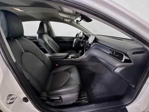 Used 2024 Toyota Camry SE FWD image 29